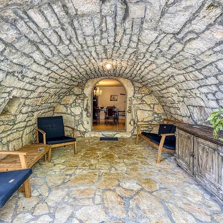 Lovely In With Wifi Holiday home Malinska