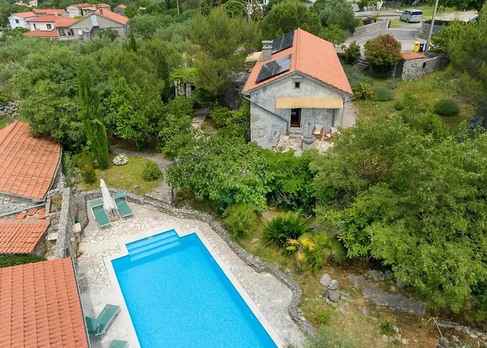 Holiday home Lovely In With Wifi Malinska