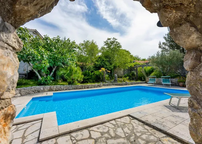 Lovely In With Wifi Holiday home