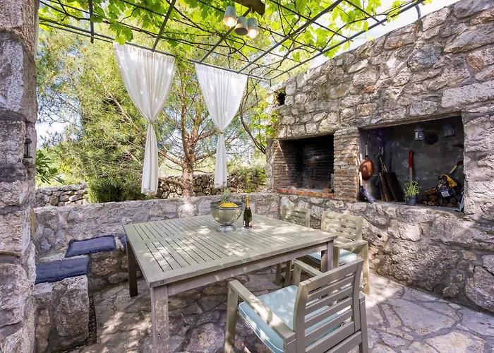 Lovely In With Wifi Holiday home Malinska