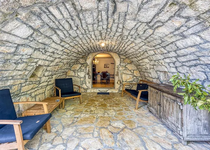 Lovely In With Wifi Holiday home Malinska