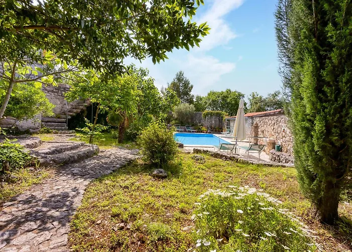 Holiday home Lovely In With Wifi Malinska