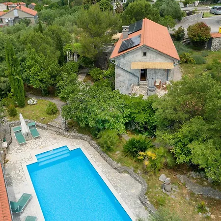 Сasa de vacaciones Lovely In With Wifi Malinska